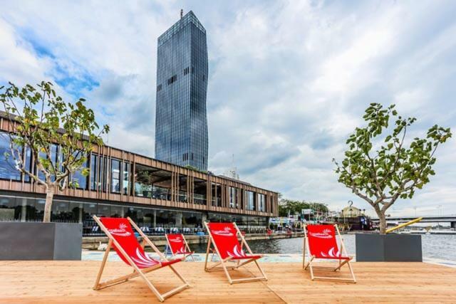 Amazing Austria Center Apartment Near Uno City Viena Exterior foto