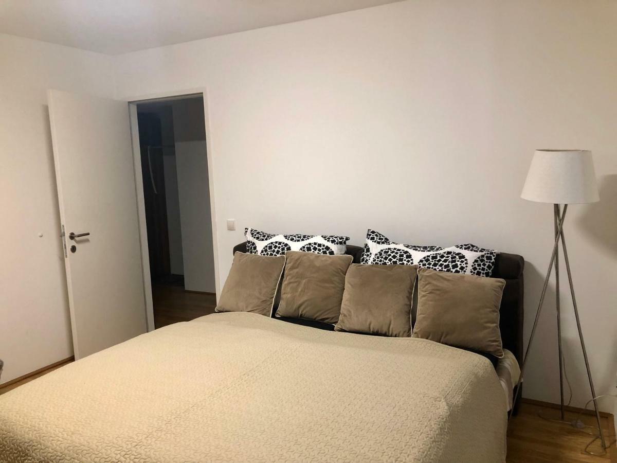 Amazing Austria Center Apartment Near Uno City Viena Exterior foto