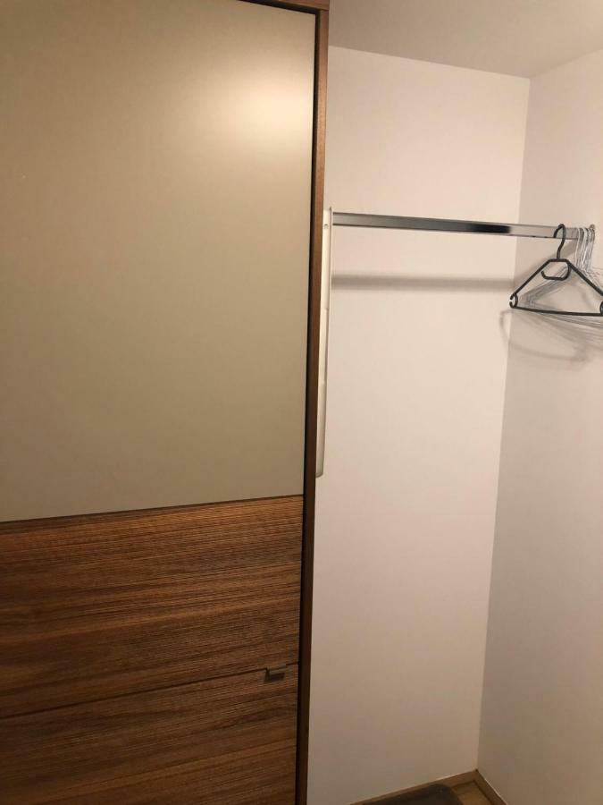 Amazing Austria Center Apartment Near Uno City Viena Exterior foto